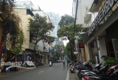 Bán gấp nhà mặt phố Bùi Thị Xuân, vị trí vip, DT 200m2, MT 10m, sổ vuông, giá: 83.5 tỷ