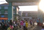 Bán gấp nhà 1 trệt 1 lầu,dân dông,ngay trung tâm thị xã